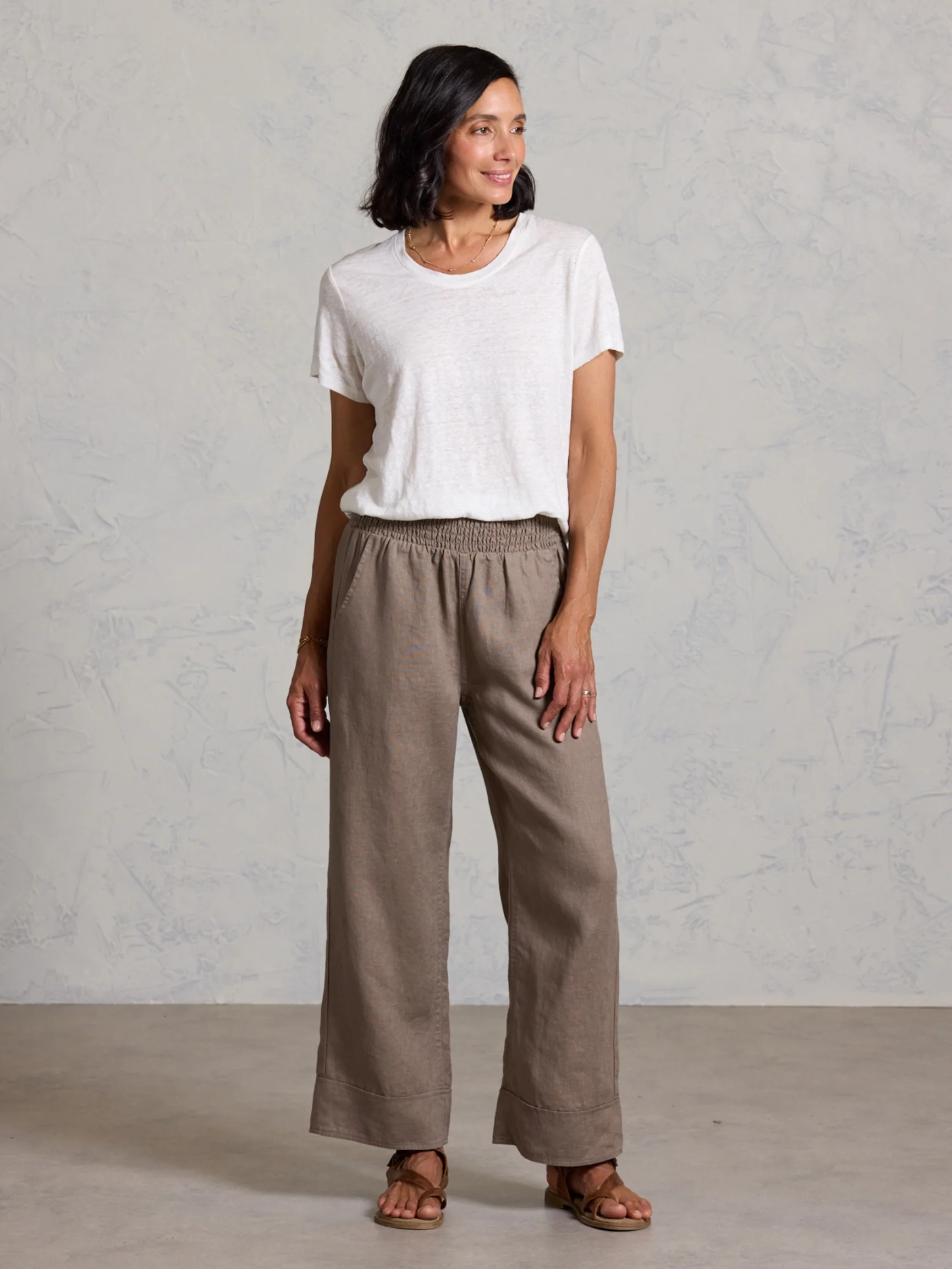 Clovelly French Linen T-Shirt Coconut - Image 4