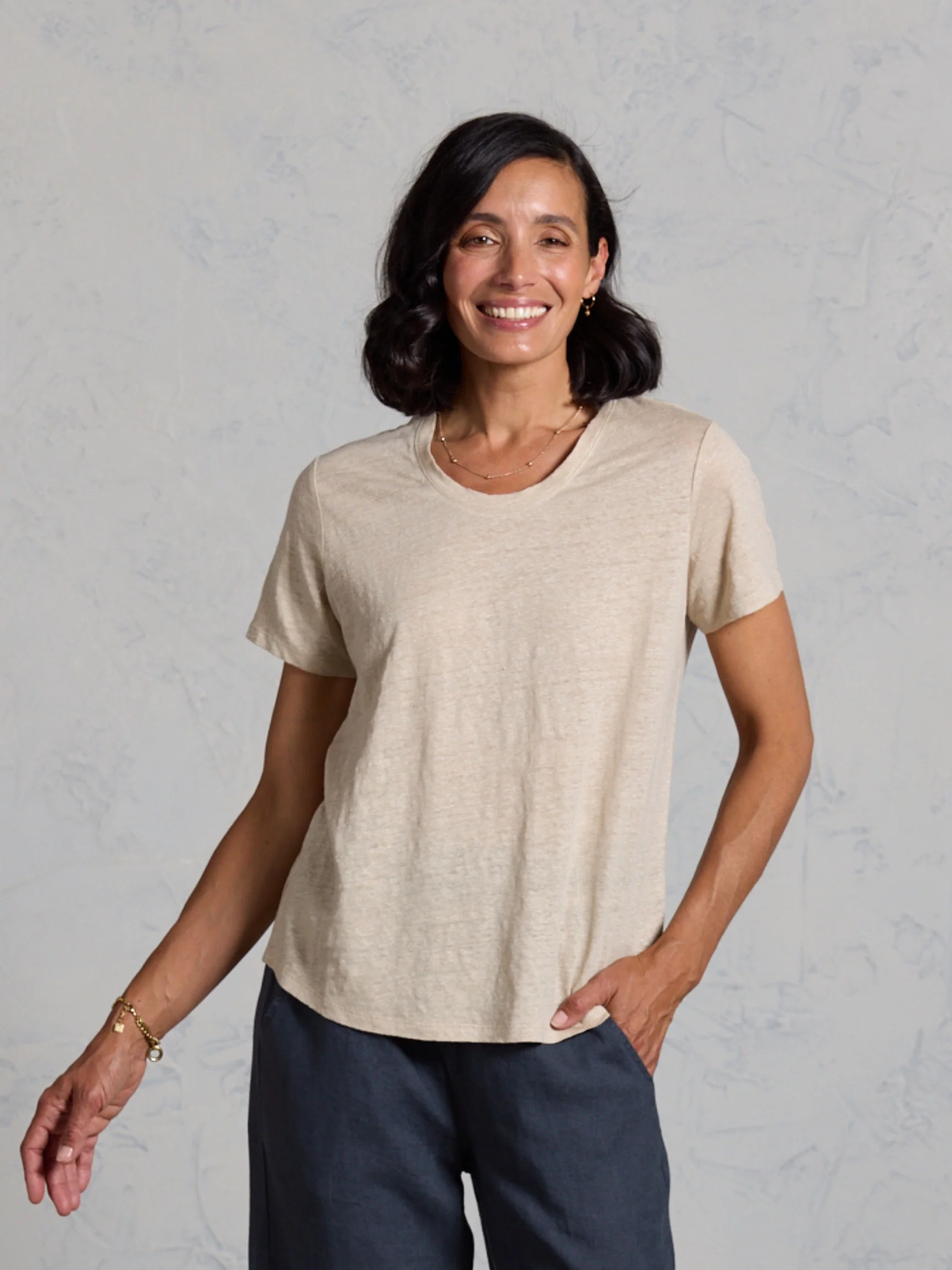 Clovelly French Linen T-Shirt Stone - Image 3