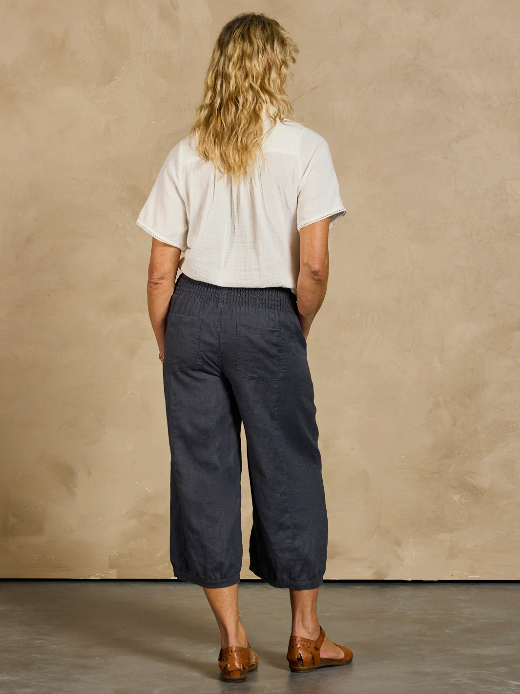 Marrakech French Linen Cropped Pants Charcoal - Image 3